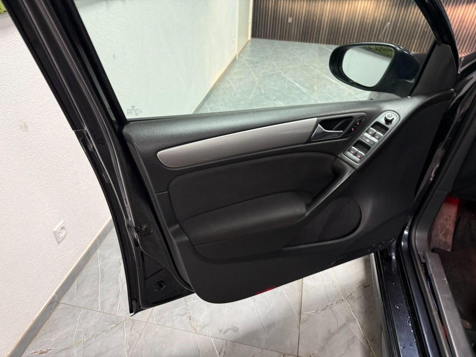 VW Golf VI 1,6 TDi 105 BlueMotion 5d