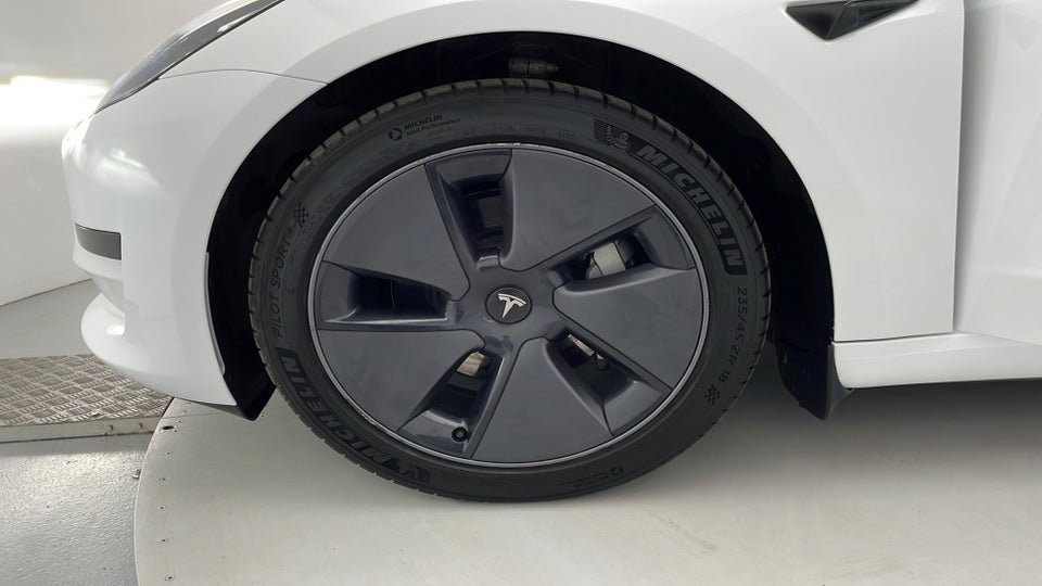 Tesla Model 3 RWD 4d