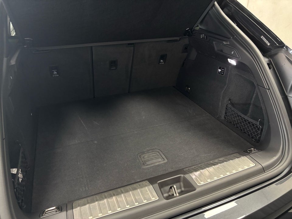 Porsche Macan Turbo 5d