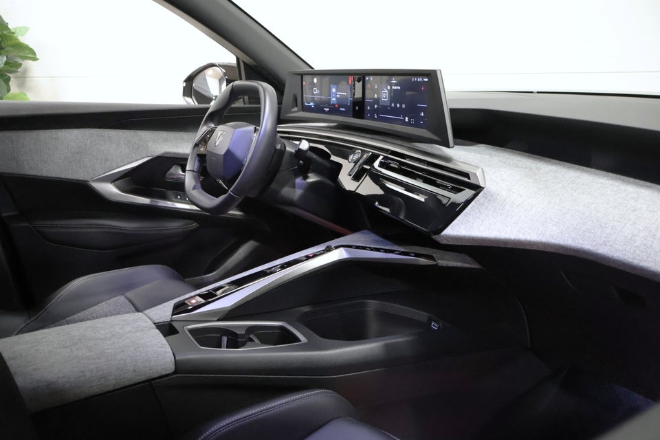 Peugeot e-5008 101 Allure Pack 7prs 5d