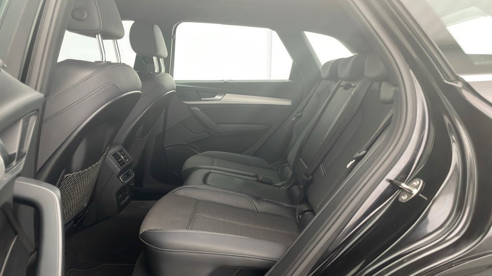 Audi Q5 55 TFSi e S-line quattro S-tr. 5d