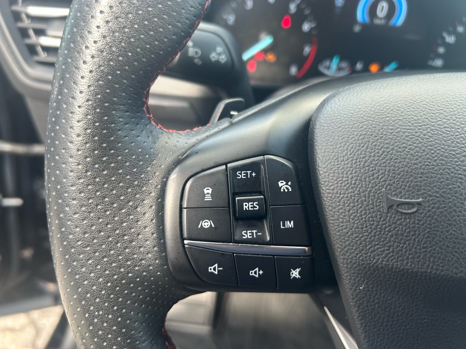 Ford Focus 1,0 EcoBoost ST-Line X stc. aut. 5d