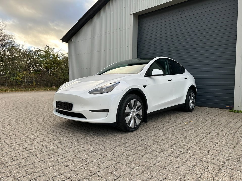 Tesla Model Y Long Range AWD 5d