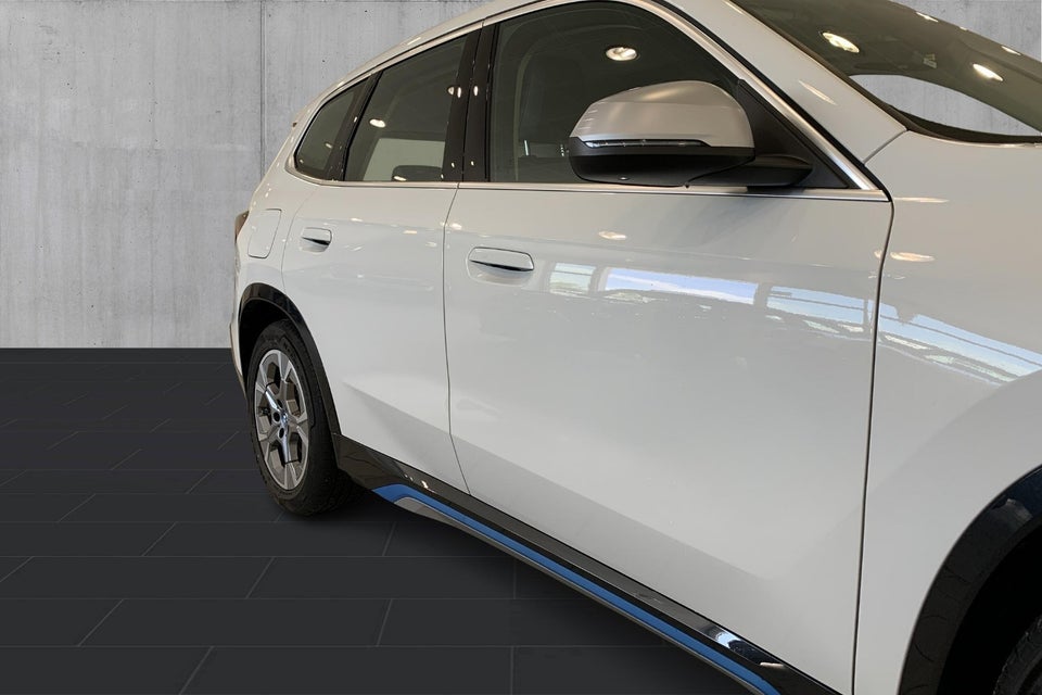 BMW iX1 xDrive30 X-Line 5d
