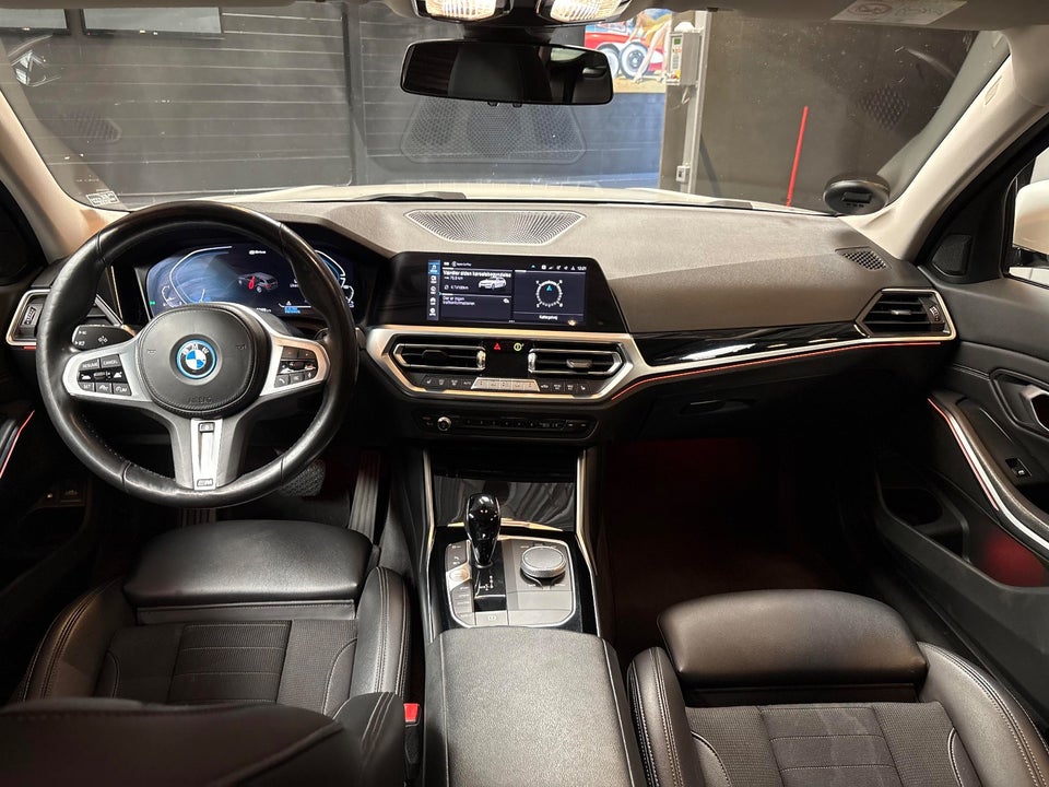 BMW 330e 2,0 Touring aut. 5d