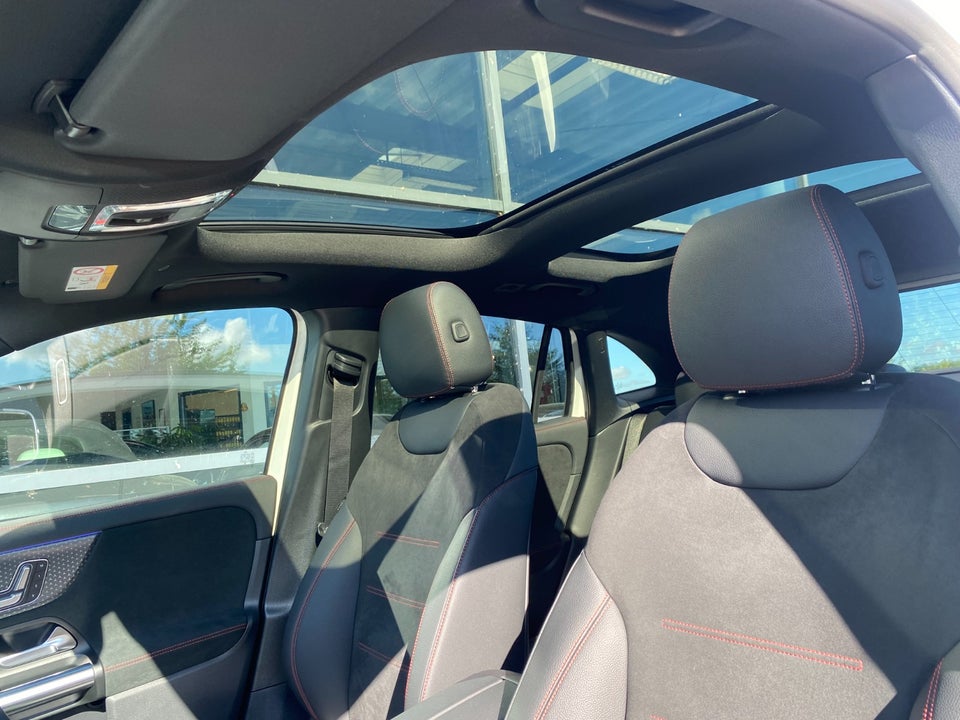 Mercedes EQA300 AMG Line 4Matic 5d