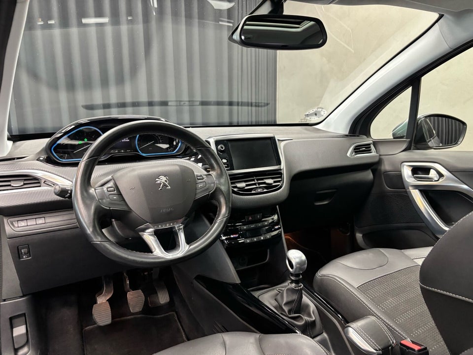 Peugeot 2008 1,5 BlueHDi 100 Exclusive Sky 5d