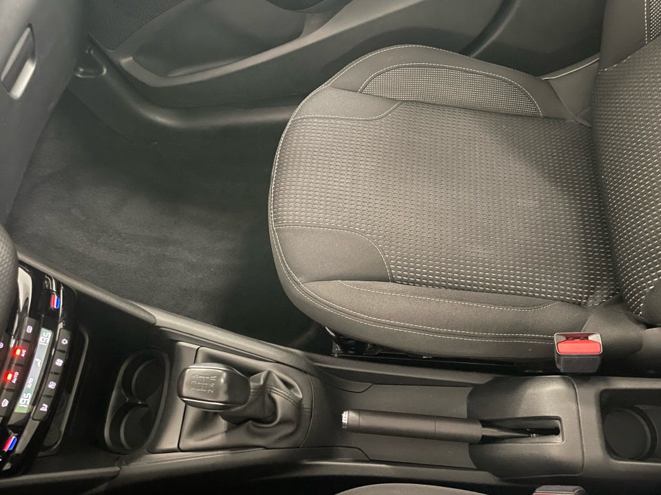 Peugeot 208 1,5 BlueHDi 100 Privé 5d