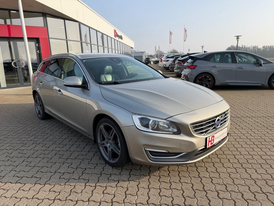 Volvo V60 2,0 D4 163 Summum aut. 5d