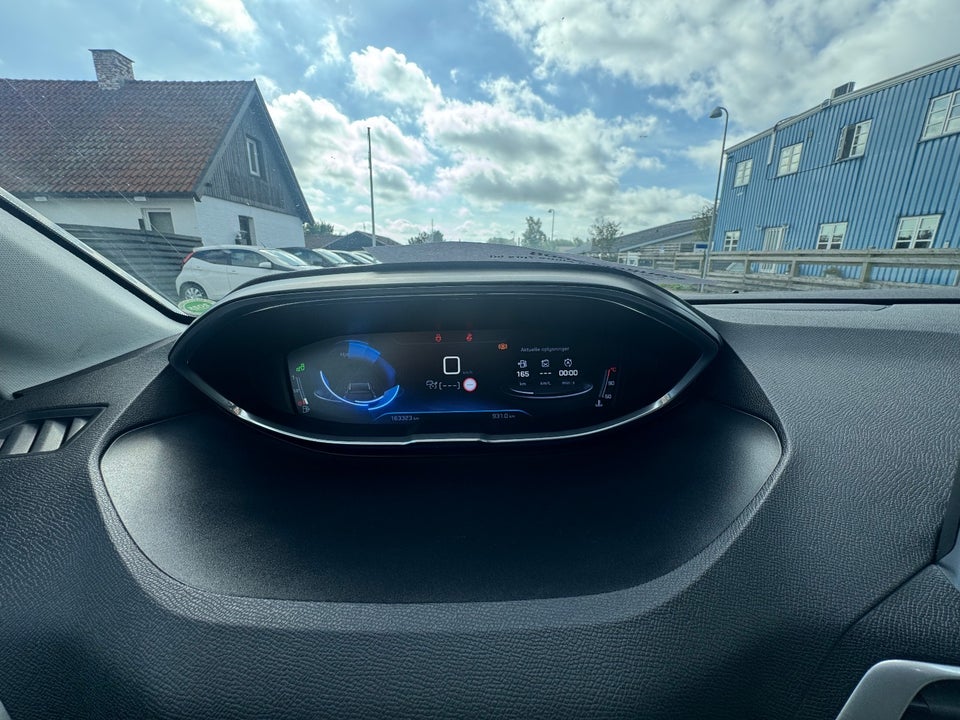 Peugeot 5008 1,5 BlueHDi 130 Allure 7prs 5d