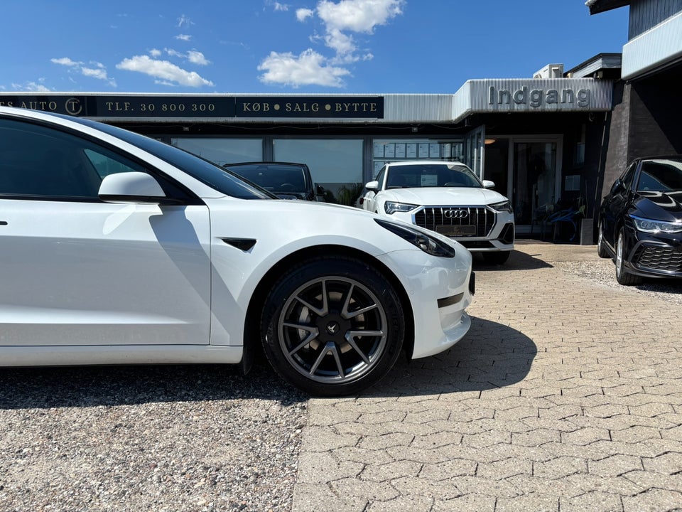 Tesla Model 3 RWD 4d