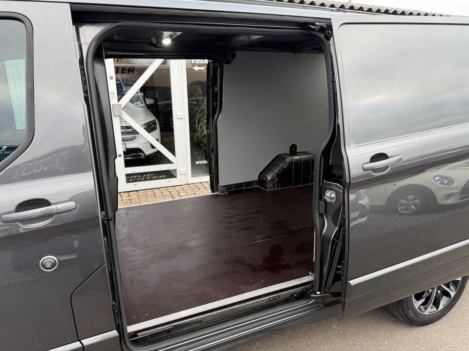 Ford Transit Custom 320L 2,0 TDCi 185 Sport aut.