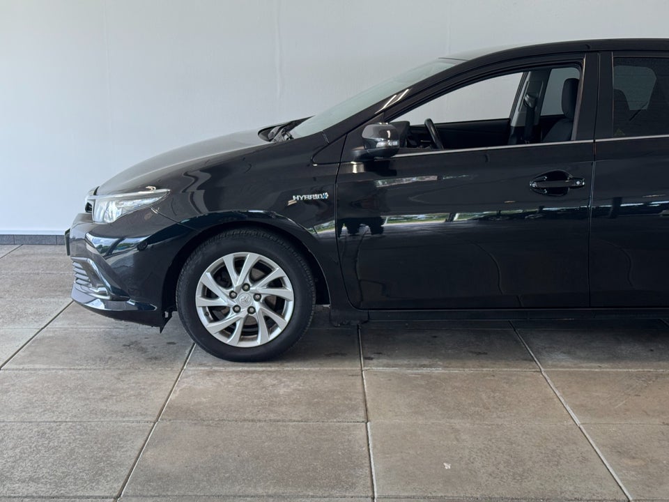 Toyota Auris 1,8 Hybrid H2 Comfort CVT 5d