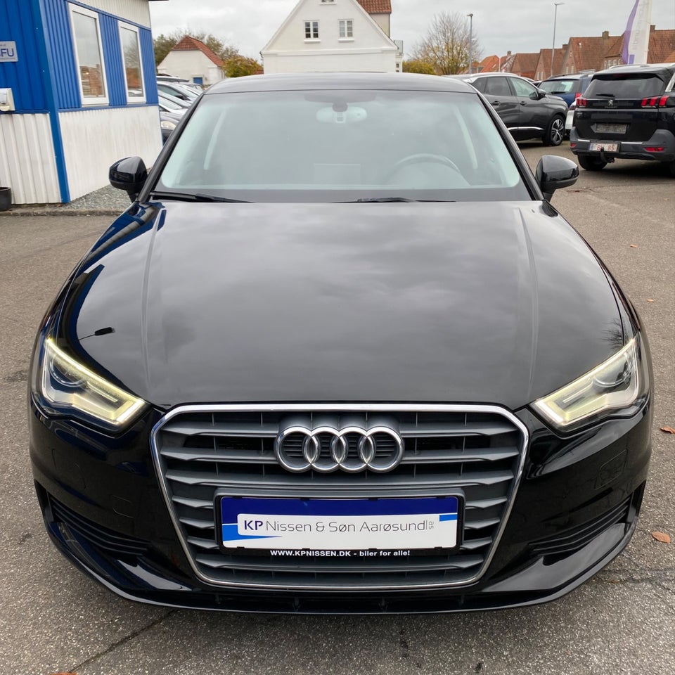 Audi A3 1,6 TDi 110 Attraction 4d