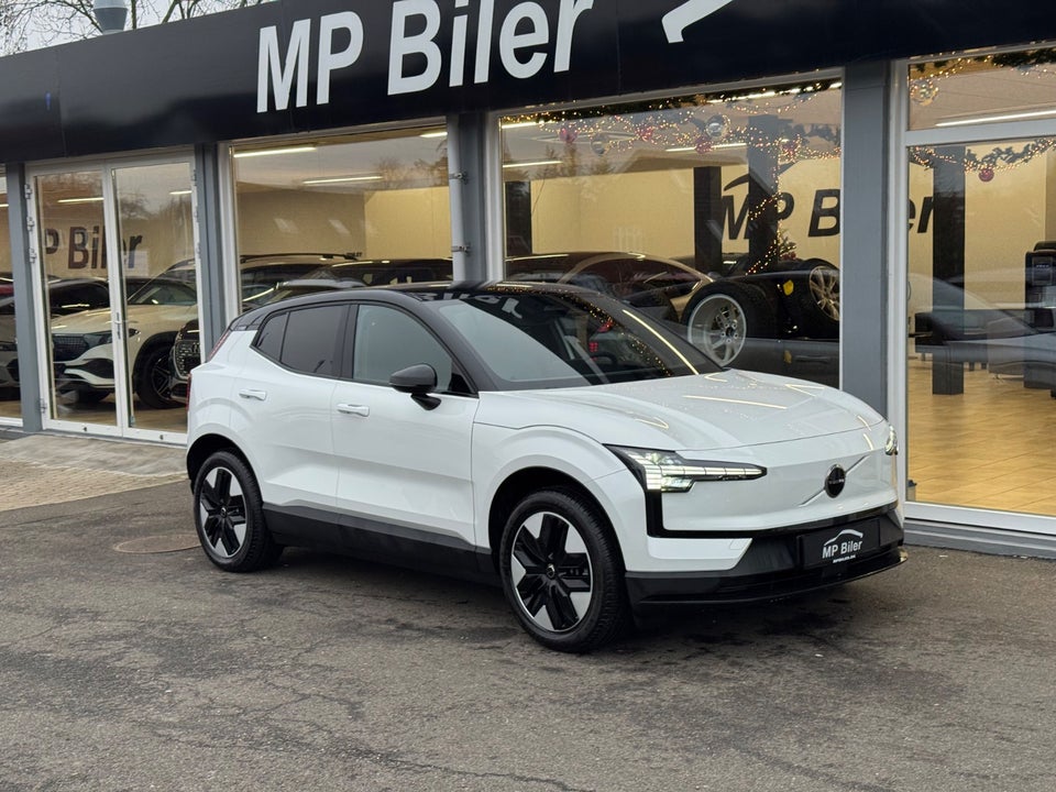 Volvo EX30 Extended Range Plus 5d