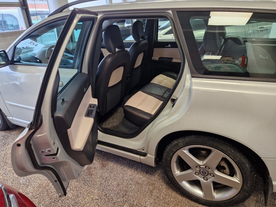 Volvo V50 2,0 D3 150 5d