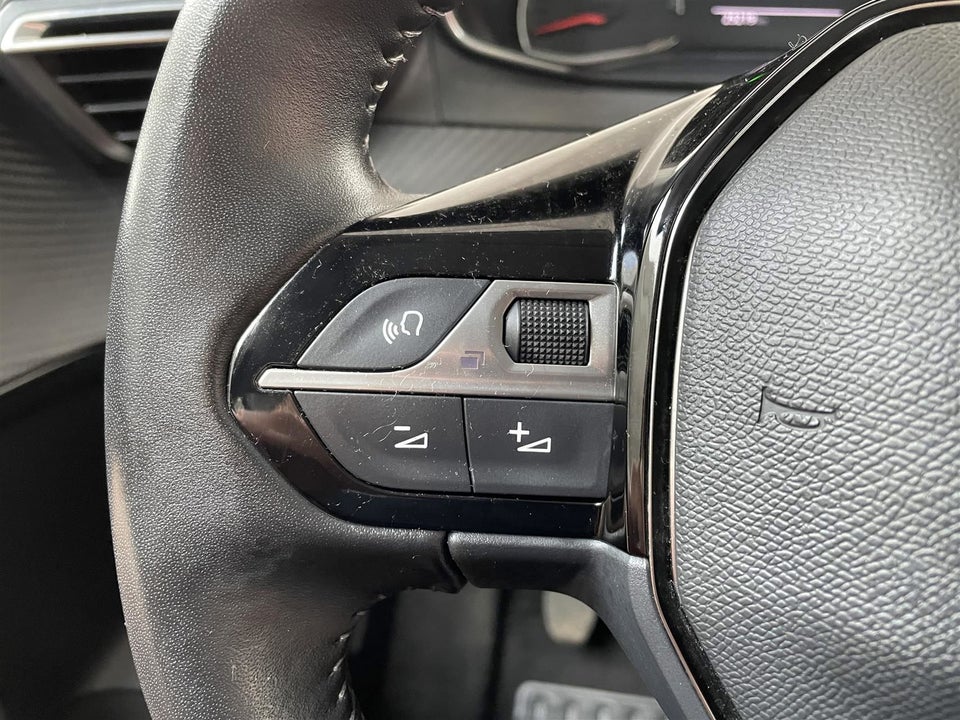 Peugeot 208 1,2 PureTech 75 Drive 5d