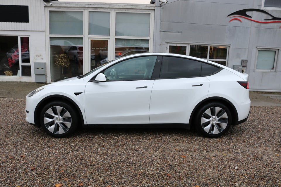 Tesla Model Y RWD 5d