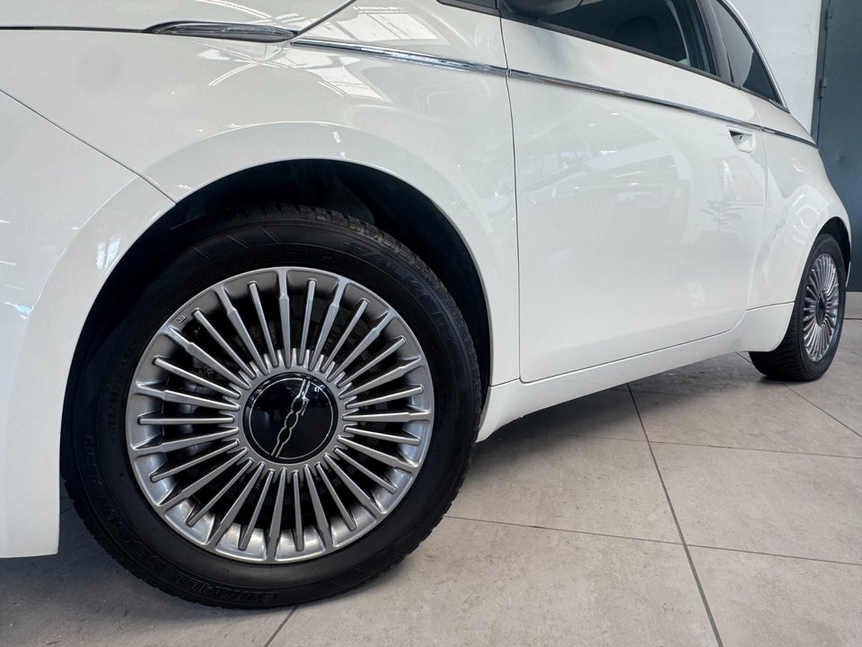 Fiat 500e 42 Icon 3d