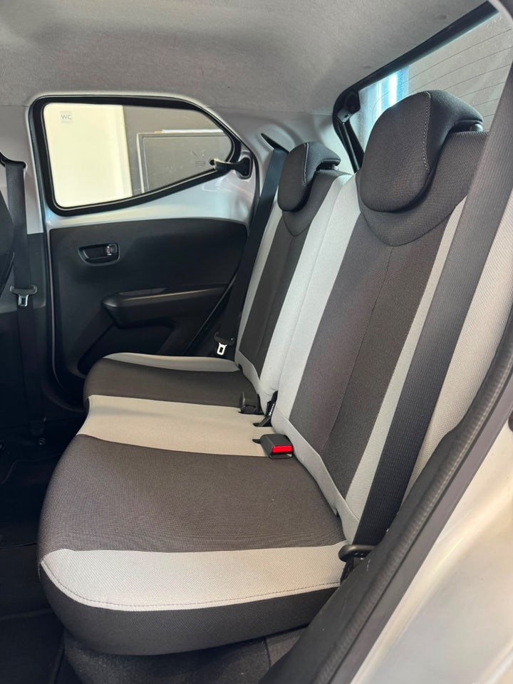 Toyota Aygo 1,0 VVT-i x-play x-touch 5d