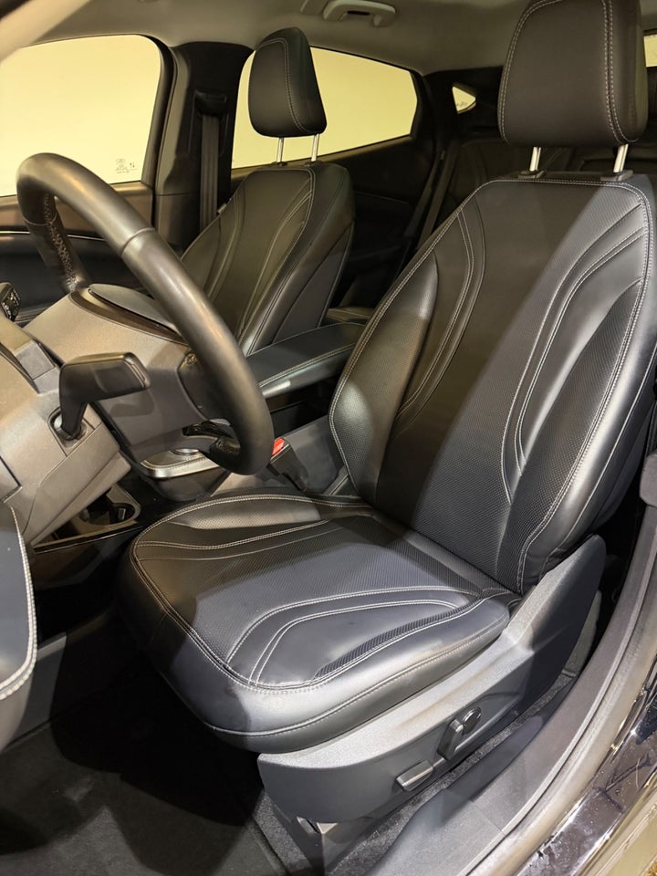 Ford Mustang Mach-E 68 Standard Range 5d