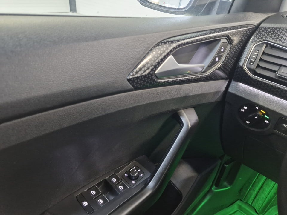 VW T-Cross 1,0 TSi 110 R-line DSG 5d