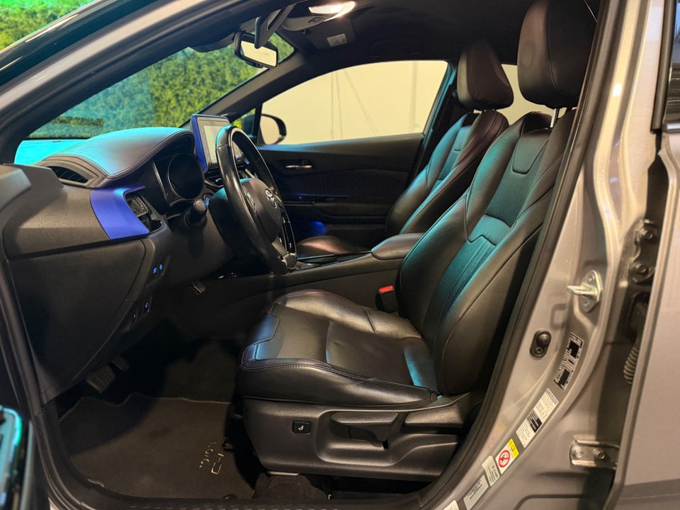 Toyota C-HR 1,8 Hybrid Premium Selected CVT 5d