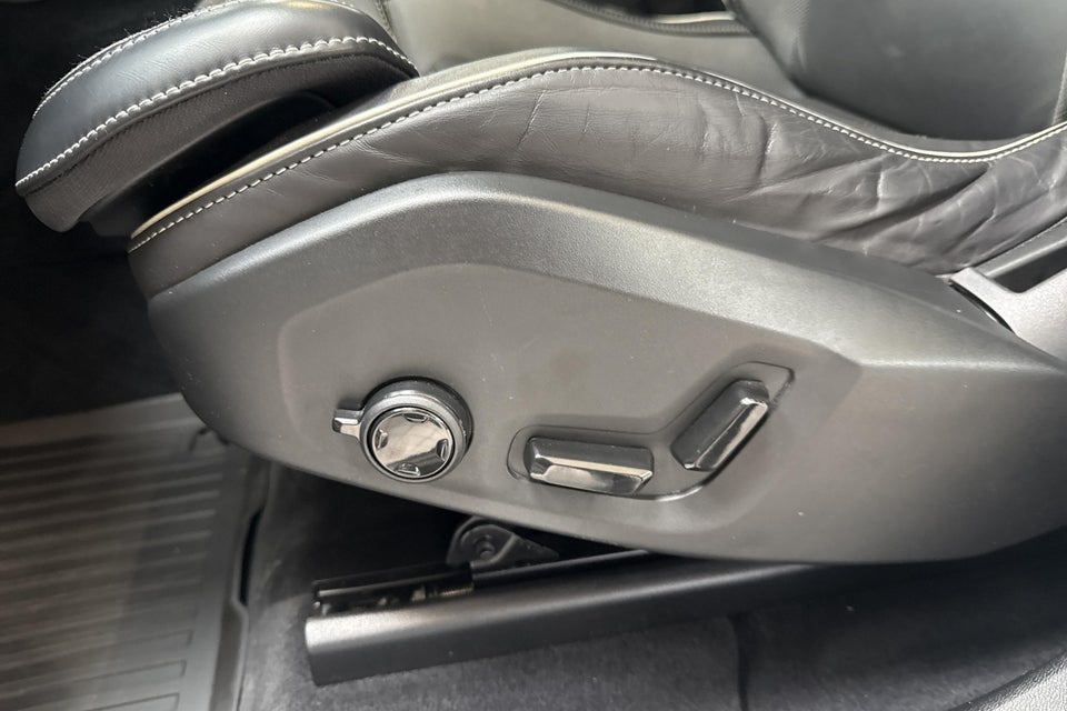 Volvo XC60 2,0 T6 ReCharge R-Design aut. AWD 5d