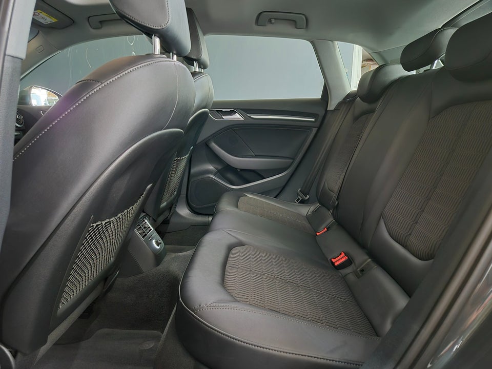 Audi A3 1,4 e-tron Sportback S-tr. 5d