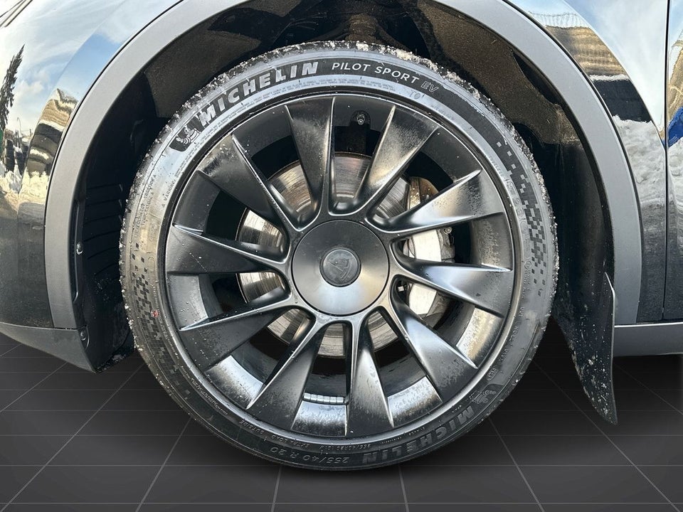 Tesla Model Y Long Range AWD 5d