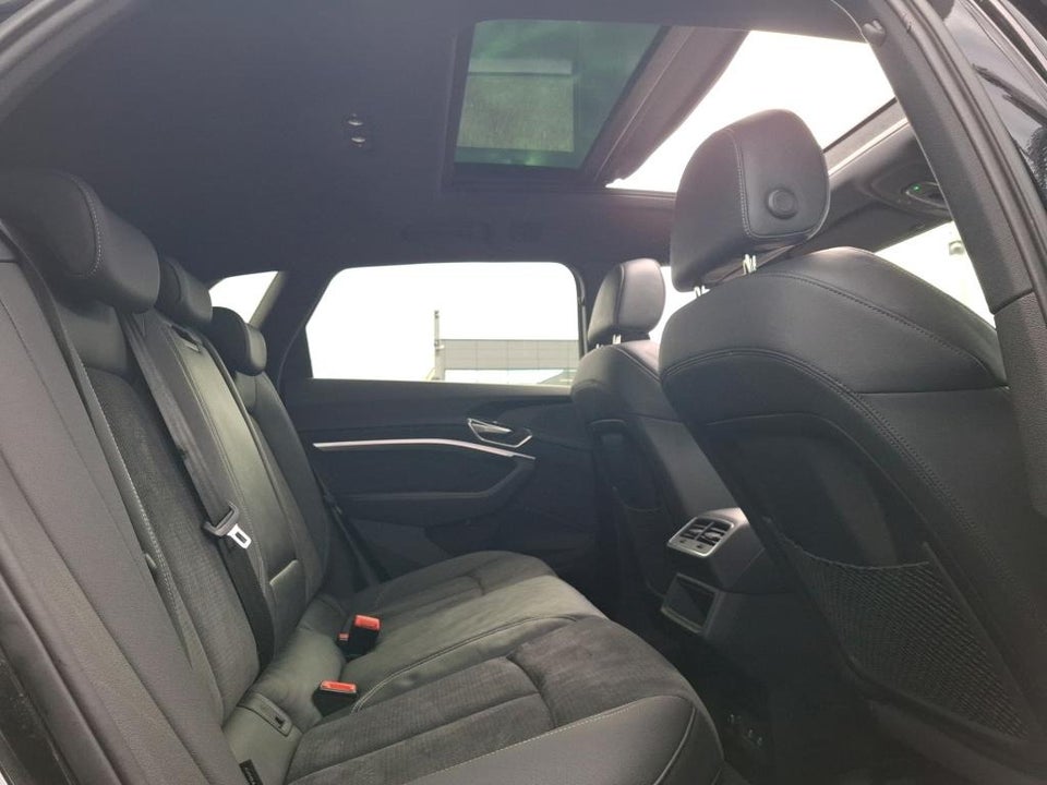 Audi e-tron 55 S-line quattro 5d