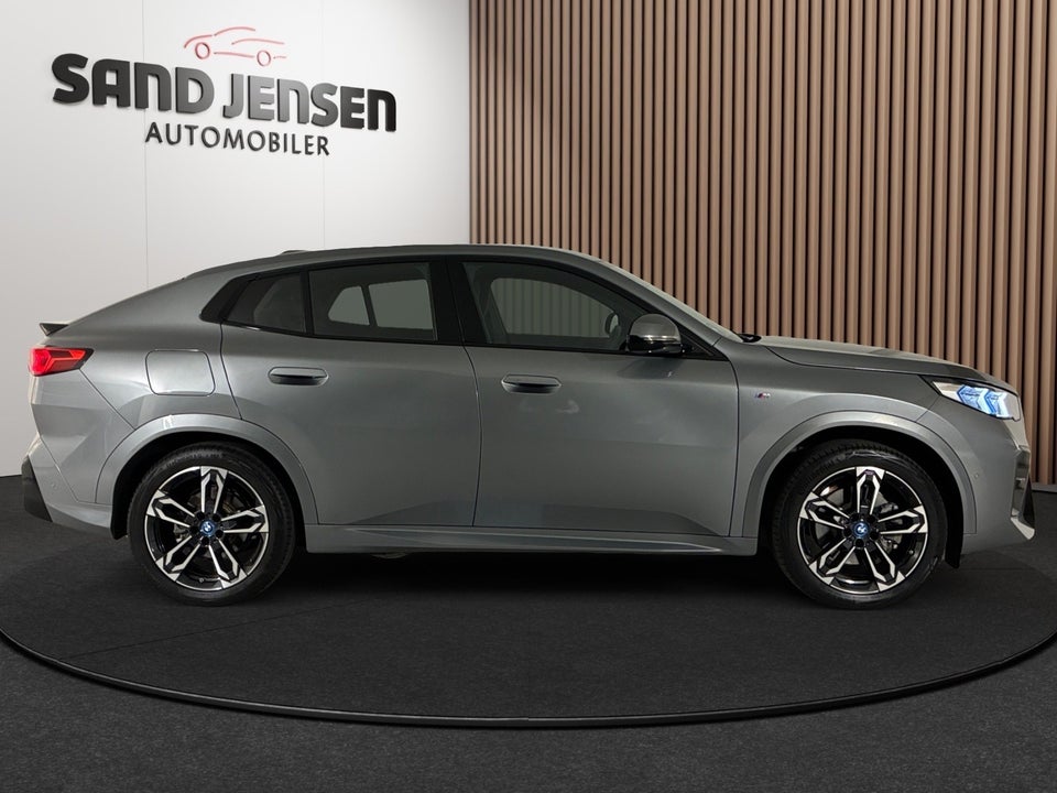 BMW iX2 xDrive30 M-Sport Premium 5d