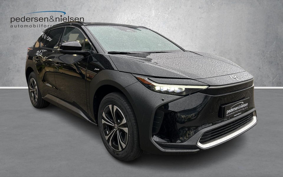 Toyota bZ4X Executive 5d