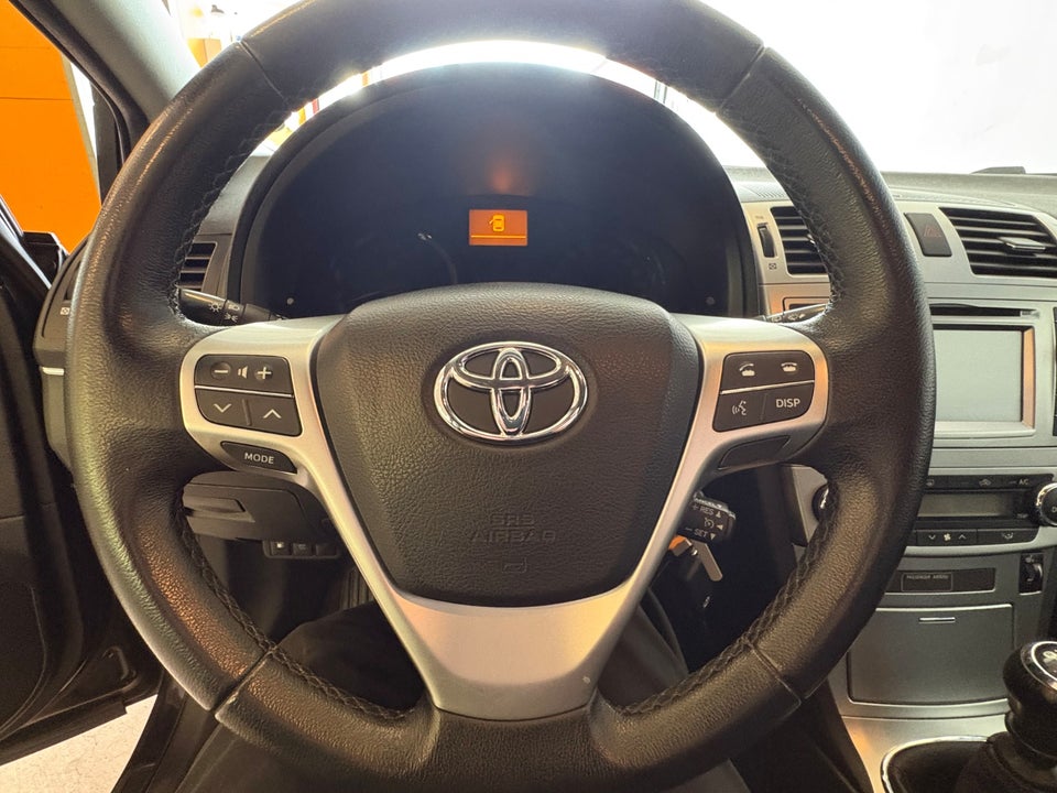 Toyota Avensis 1,8 VVT-i T3 stc. 5d