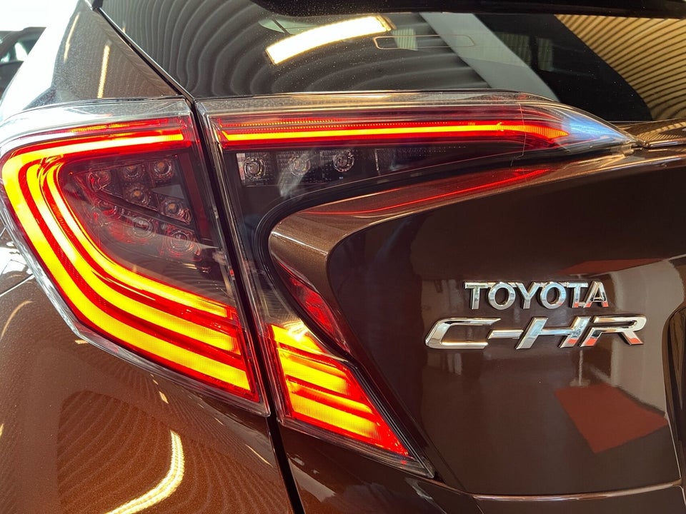 Toyota C-HR 1,8 Hybrid C-ULT CVT 5d