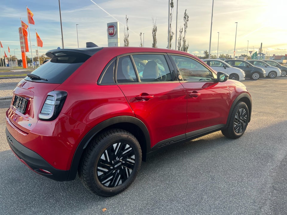 Fiat 600e 54 (RED) 5d