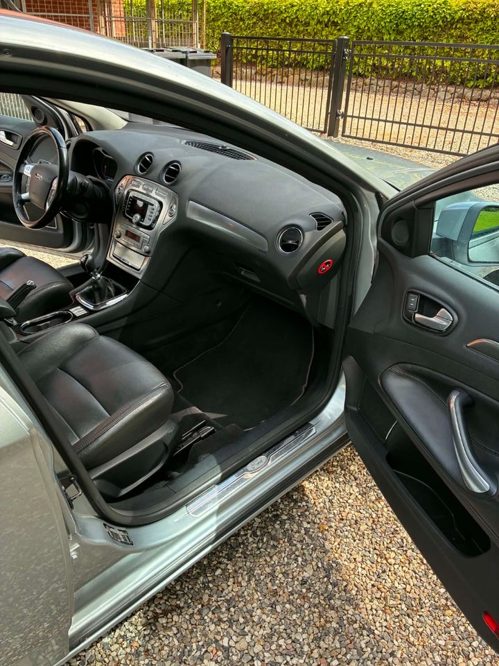 Ford Mondeo 2,5 20V Turbo Titanium 5d
