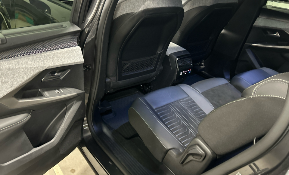 Peugeot e-5008 77 GT Pack 7prs 5d