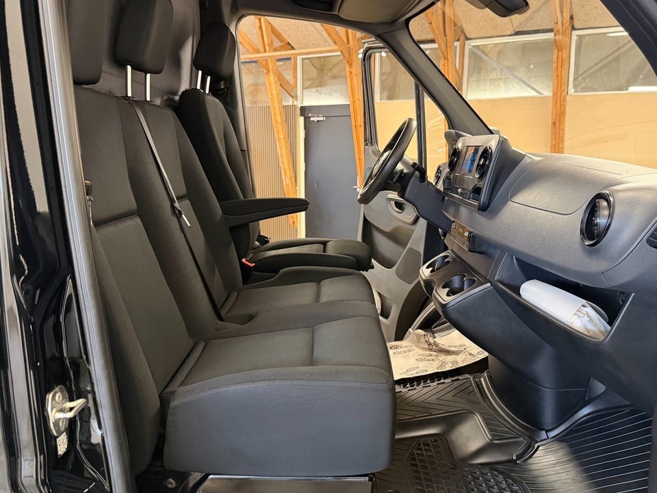 Mercedes Sprinter 319 3,0 CDi A3 Chassis aut. RWD 2d