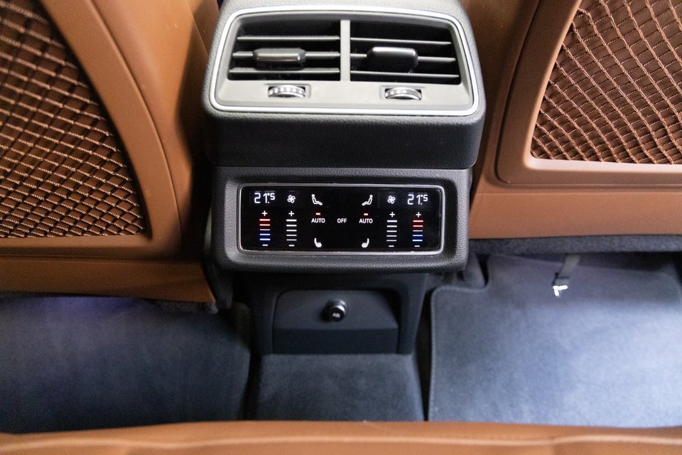 Audi Q8 e-tron 55 S-line quattro 5d