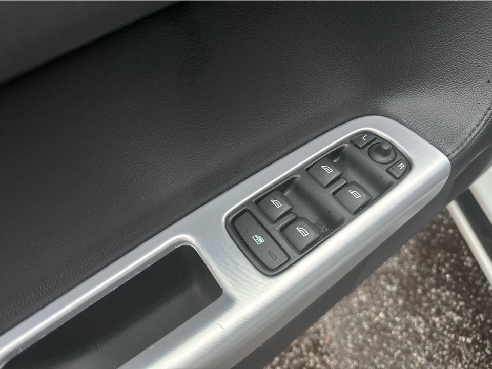 Volvo V50 1,6 D2 115 Kinetic 5d