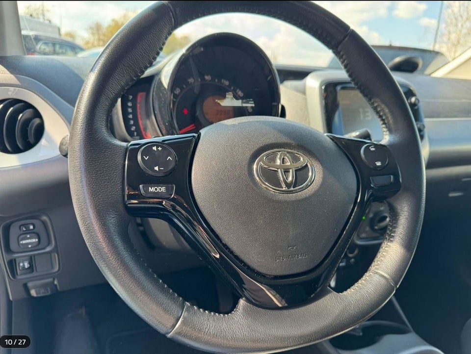 Toyota Aygo 1,0 VVT-i x-play x-shift 5d