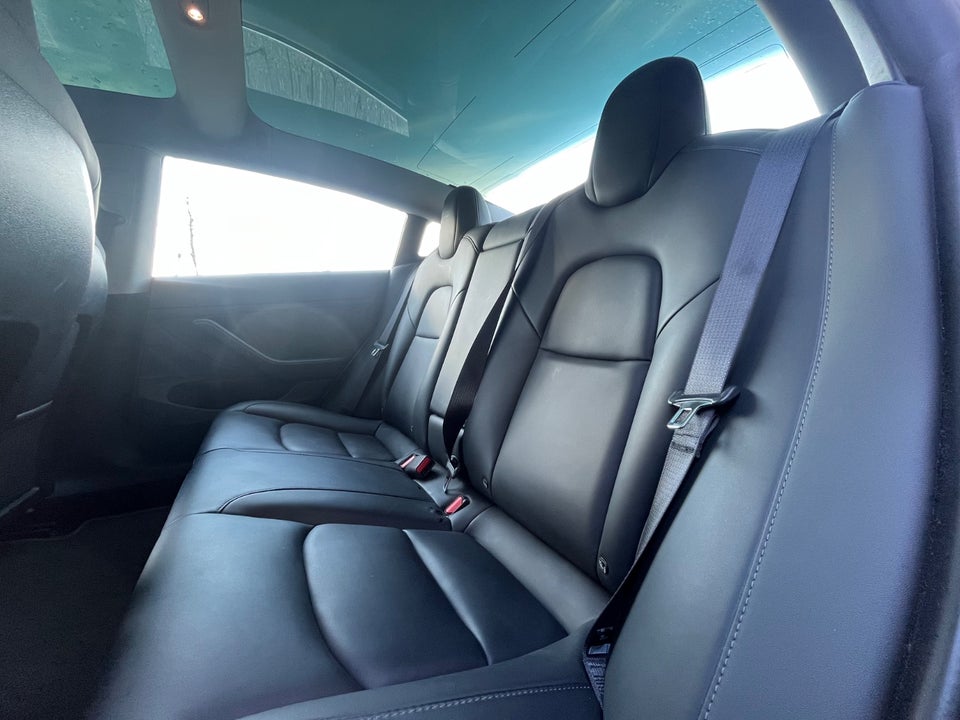 Tesla Model 3 Standard Range+ RWD 4d