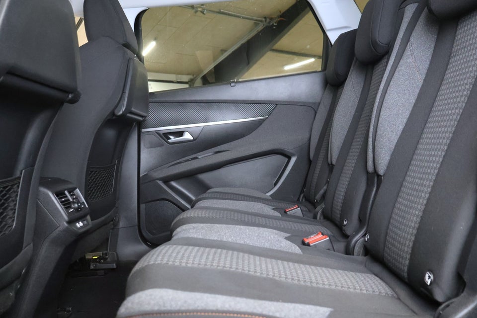 Peugeot 5008 1,2 PureTech 130 Active 7prs 5d