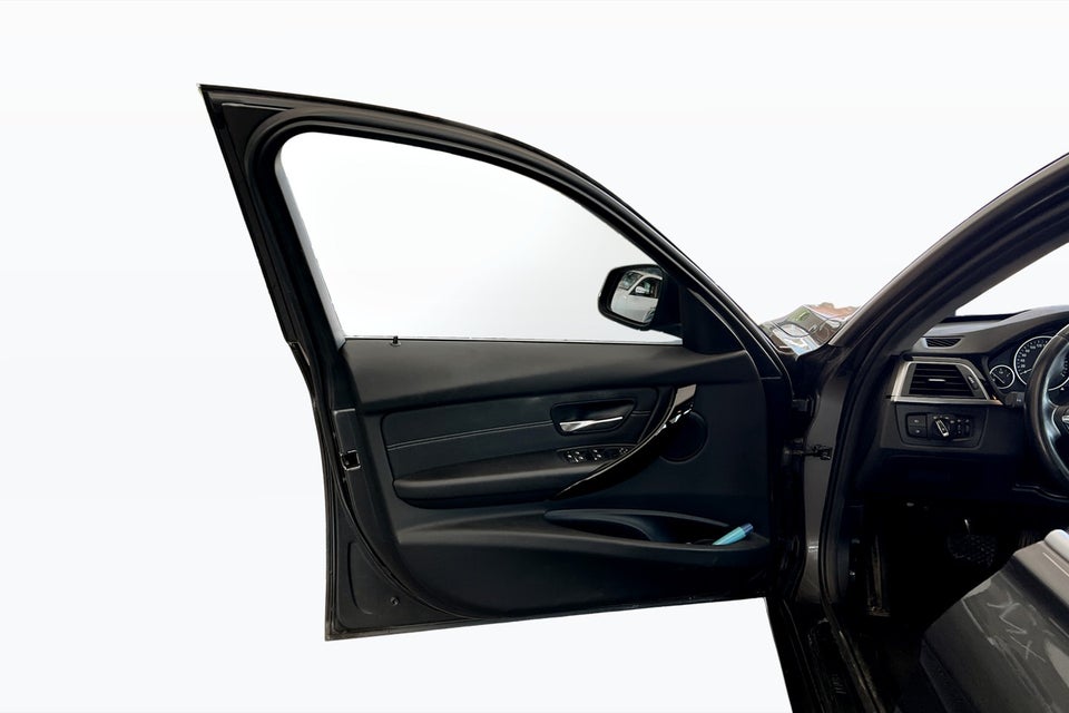 BMW 320i 2,0 Executive aut. 4d