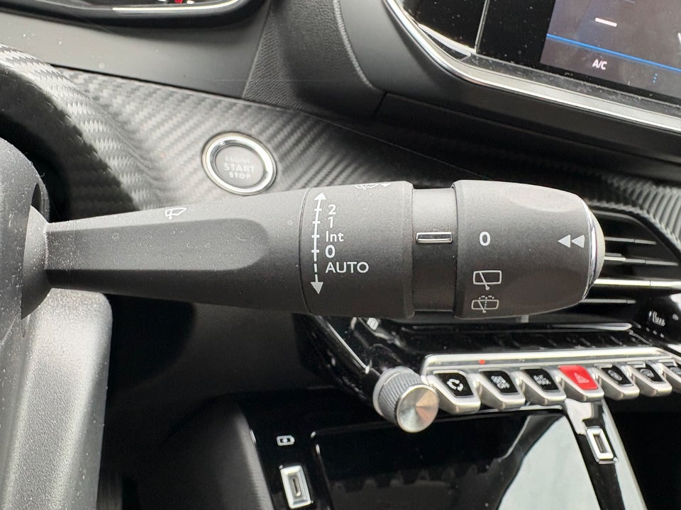 Peugeot 208 1,2 PureTech 100 Supreme+ 5d
