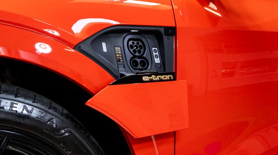 Audi e-tron 55 S-line quattro 5d