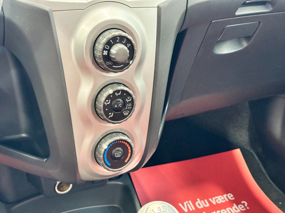 Toyota Yaris 1,3 Luna 5d