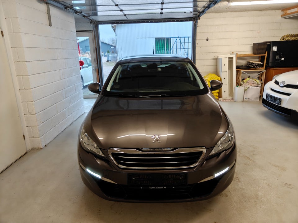 Peugeot 308 1,2 e-THP 110 Active SW 5d