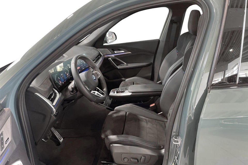 BMW iX1 xDrive30 Fully Charged 5d